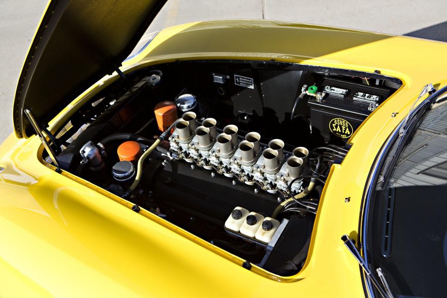 Моторный отсек Ferrari 275 GTB 6C Lega 1965 года  (фото 7 из 54)